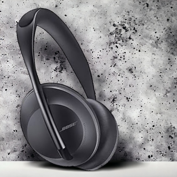 Bose Headphones 700, Noise Cancelling Bluetooth Over-Ear Wireless - NEW! - Picture 3 of 8